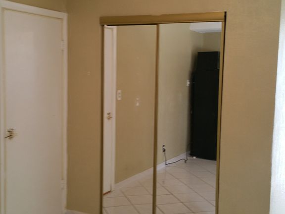 5th image of 2846 Van Buren St