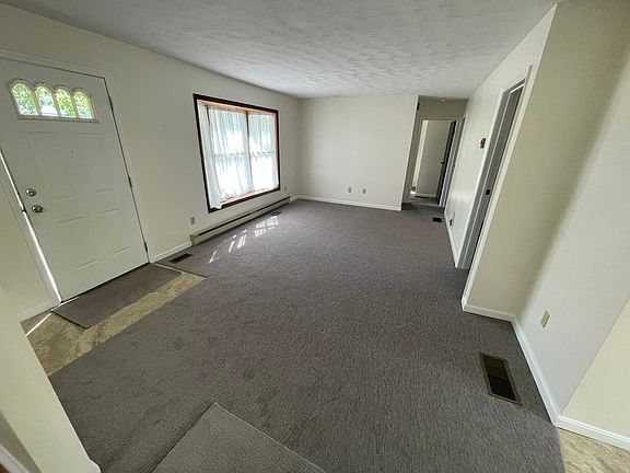 3rd image of 4423 Middleboro Rd