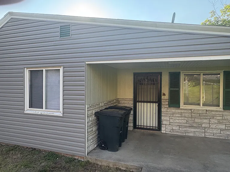 2824 Italy Rd — Photo 2