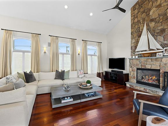 5th image of 2883 Shore Drive