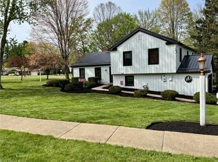 8093 S Park Dr, Garrettsville, OH 44231
