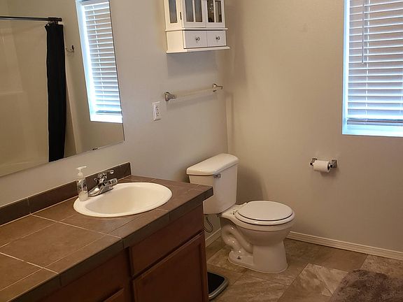 4th image of 2260B Simmons St