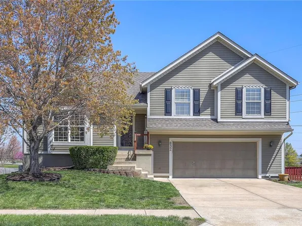 832 E Cheyenne St, Gardner, KS 66030