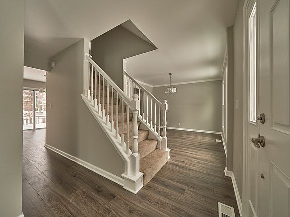 3rd image of 621 Ozier Dr