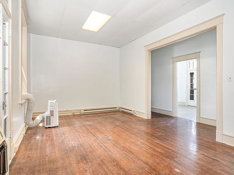 25 W Pomfret St — Photo 10
