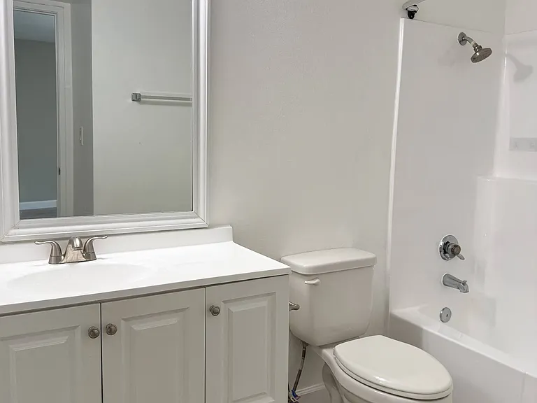 Jordan Apartments — Photo 17