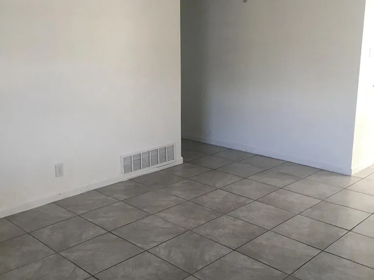 8116 Gilbert Dr — Photo 13