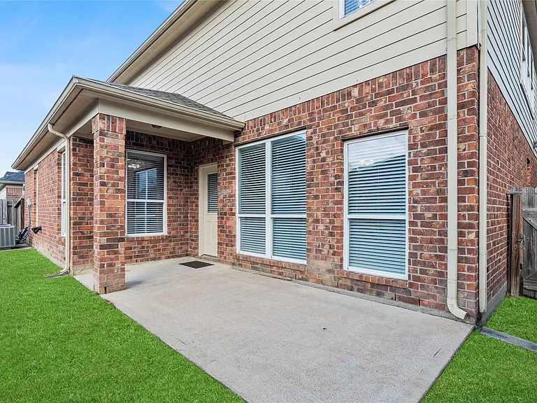 15403 Redbud Dale Ct — Photo 20