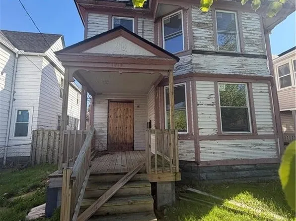 1919 Holmden Ave, Cleveland, OH 44109