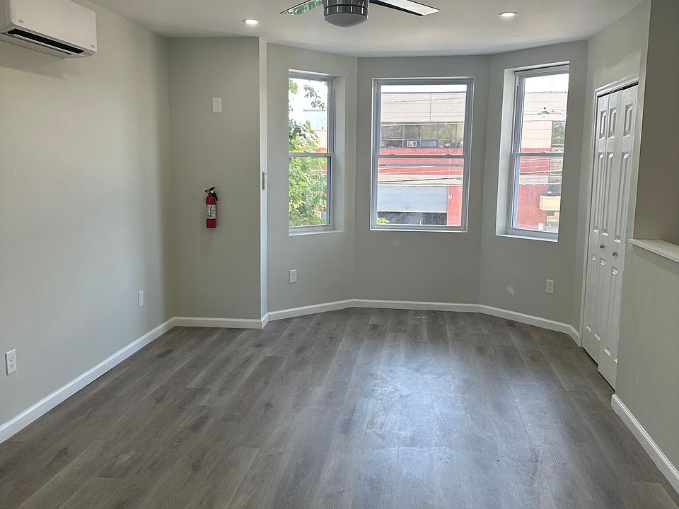 1st image of 2621 W Allegheny Ave #1