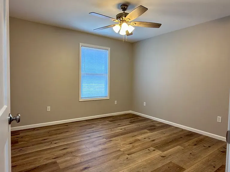 1805 Saint Michaels Ct — Photo 37
