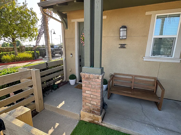 441 S Glendora Ave — Photo 5