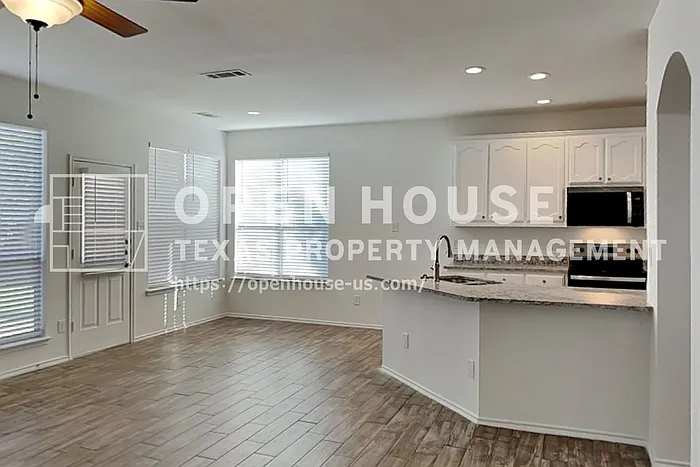 828 Pebblecreek Dr — Photo 6
