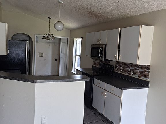 2nd image of 2910 Noah Cir