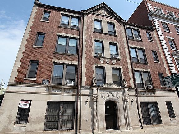 4th image of 3345-47 N Marshfield Ave #302
