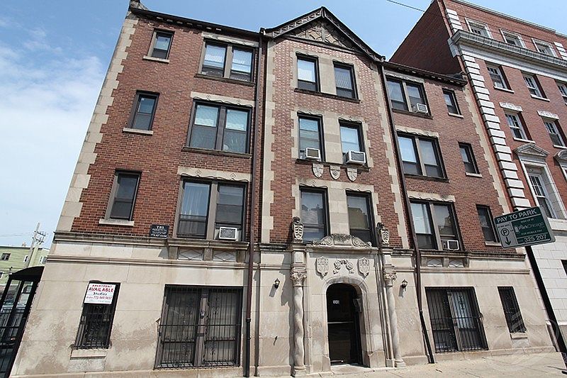 1st image of 3345-47 N Marshfield Ave #309