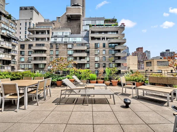 310 East 49th Street image 8 of 10