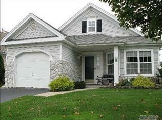 58 Ethan Cir, Middle Island, NY 11953