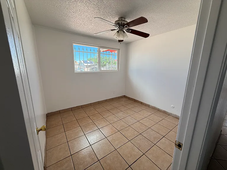 5012 Royal Dr — Photo 13
