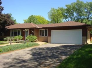 9525 Clinton Ave S, Bloomington, MN 55420