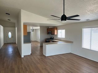 26877 Lakeview Dr, Helendale, CA 92342