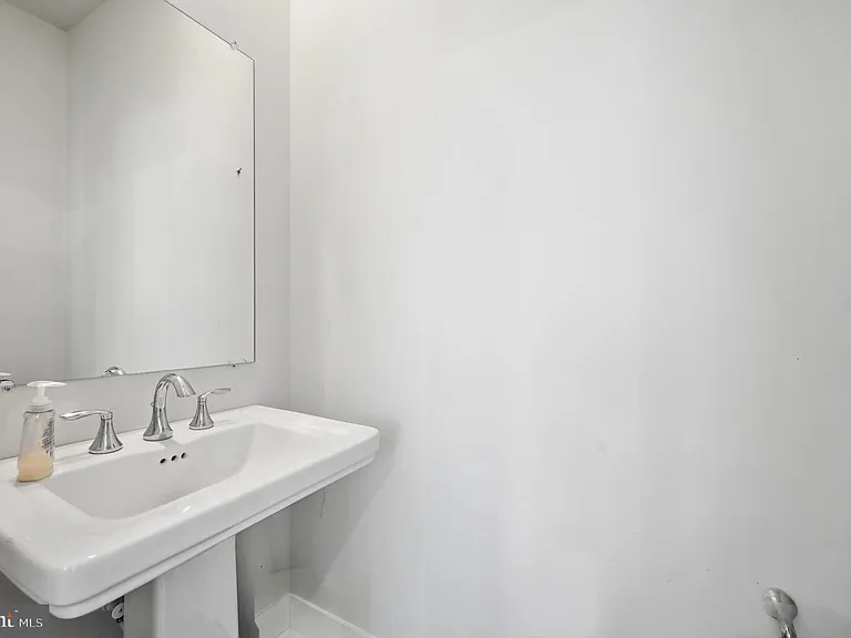 933 Anvil Ct — Photo 9