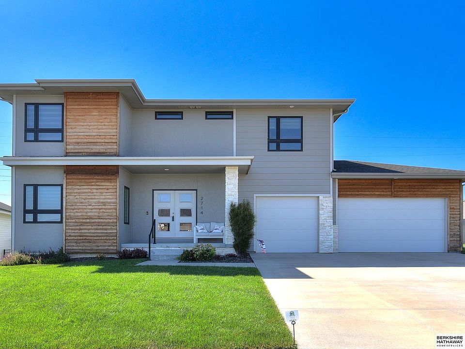 1st image of 2714 N 186th St