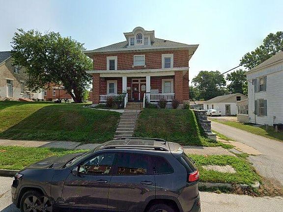 2nd image of 219 S 11th St #2