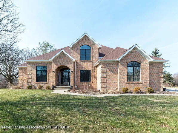 2327 Cawdor Ct, Lansing, MI 48917
