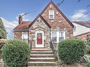 55 Central Blvd, Merrick, NY 11566