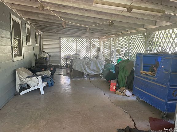4th image of 570 N SAN HORACIO AVE