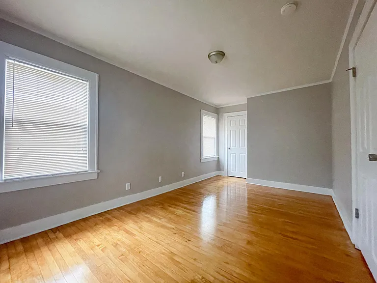 1031 Benjamin Ave SE — Photo 8