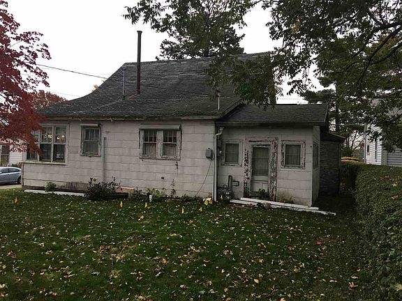 5th image of 822 E Elm St