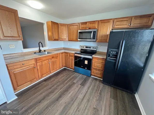 1049 Old Forge Rd, New Castle, DE 19720