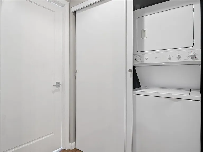 511 SE 5th Ave #2110 — Photo 15