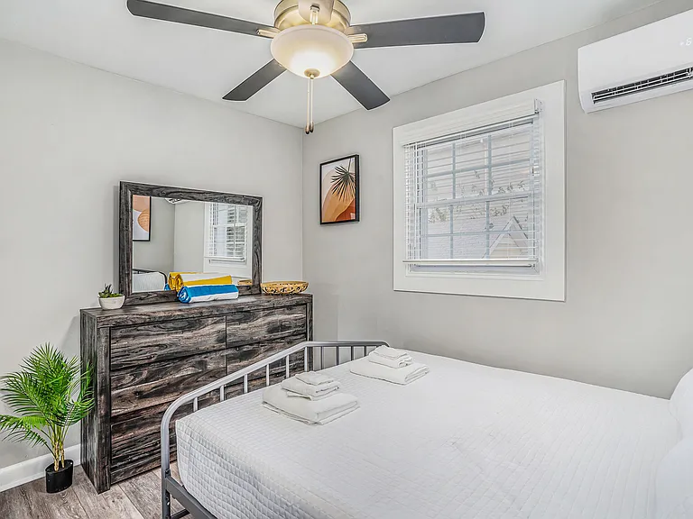 1075 W Ocean View Ave — Photo 11
