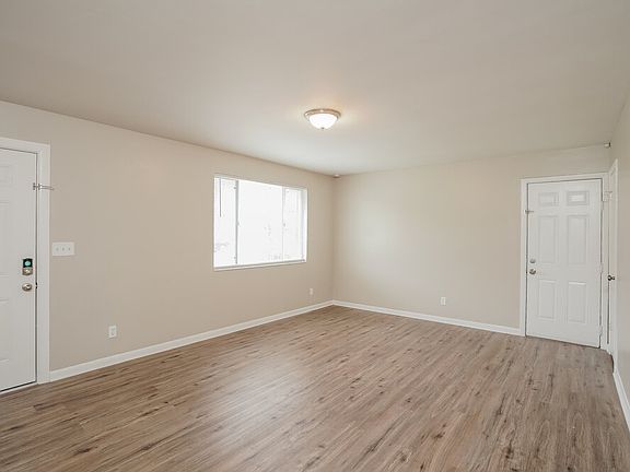 5th image of 2085 Hugh Edwards Dr