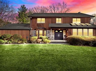 136 Barton Rd, White Plains, NY 10605