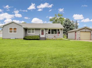1014 W Smith St, Freeport, IL 61032