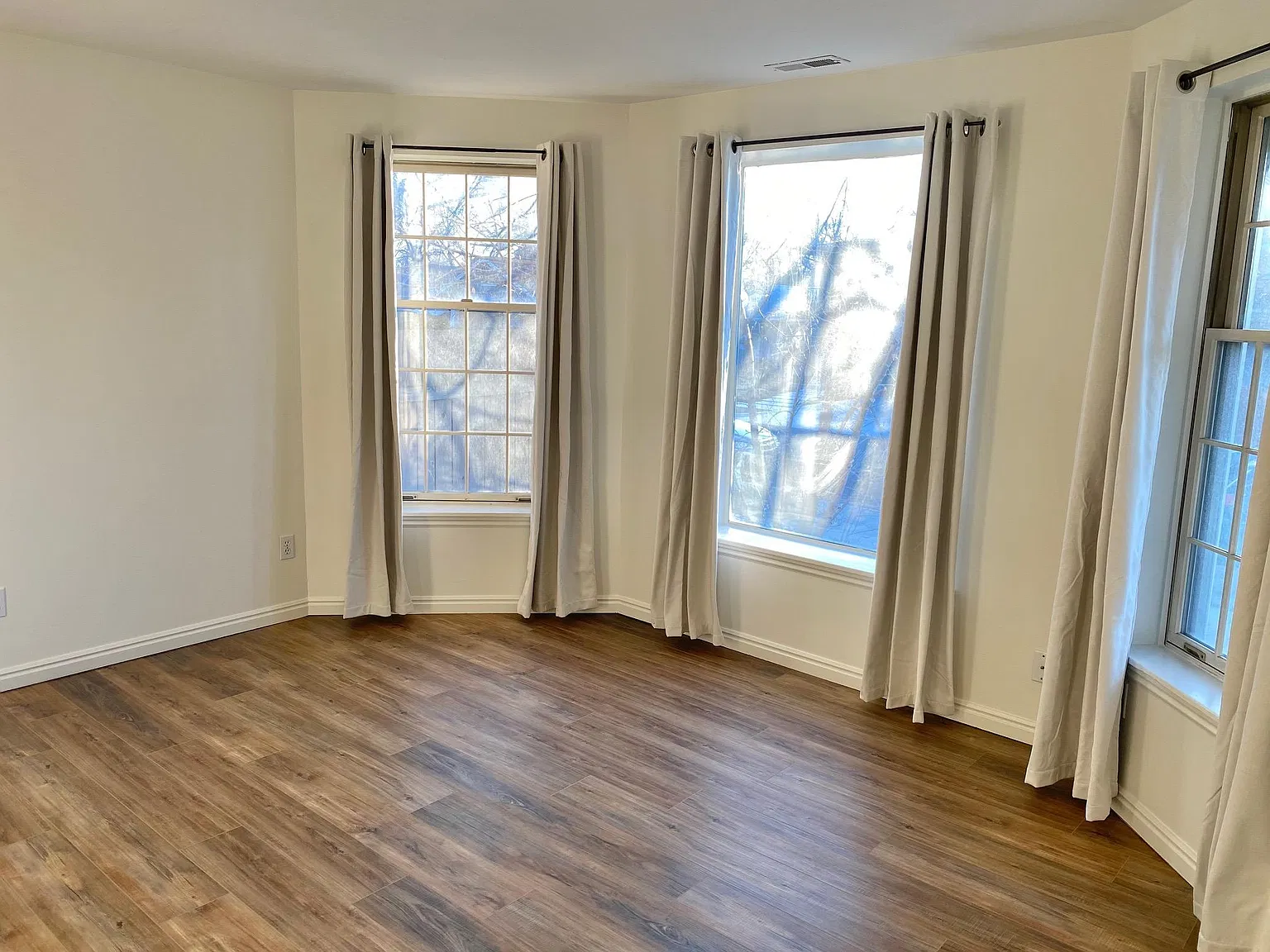 2 bed, 1000 sqft, $2,000 — Photo 3