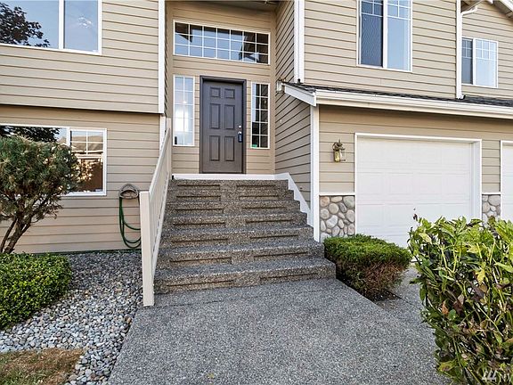 2nd image of 14924 93rd Ave E
