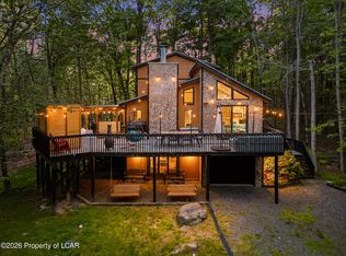 62 S Lehigh River Dr, Gouldsboro, PA 18424