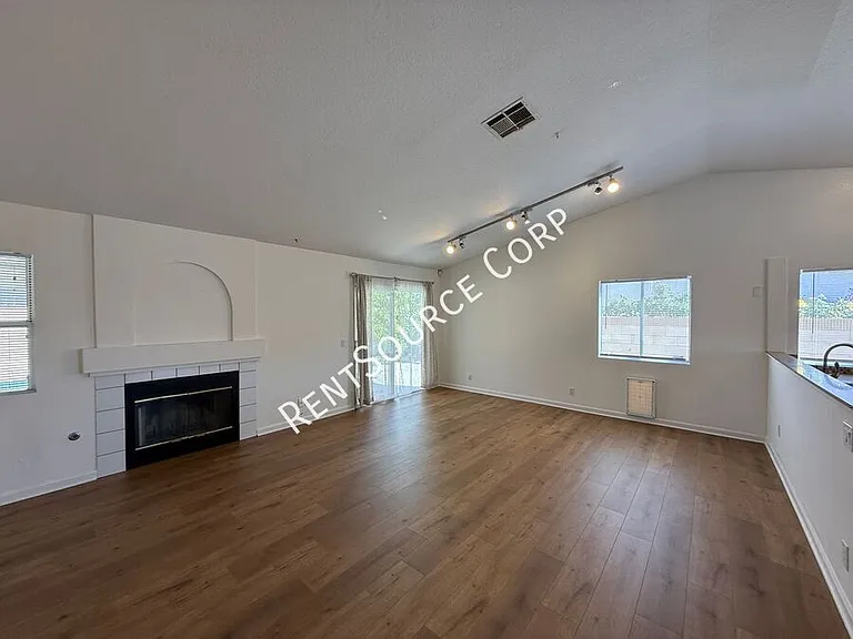 40333 Argyle Ln — Photo 3