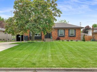 5 Balmoral Pl, Chatham Kent, ON N8A2E2