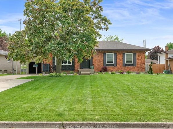 5 Balmoral Pl, Chatham Kent, ON N8A 2E2