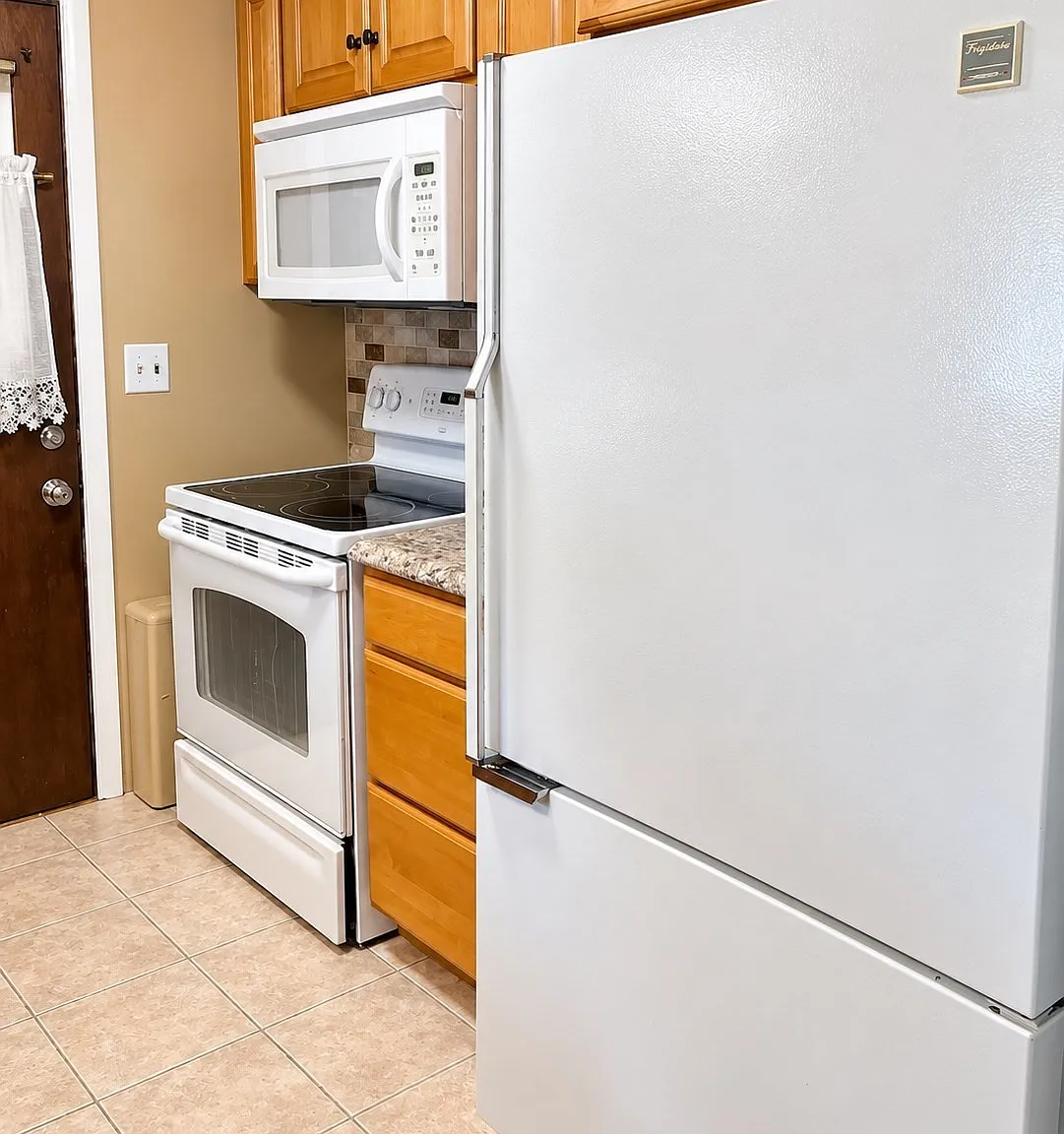 1 bed, 1.0 bath, 840 sqft, $2,000 — Photo 3