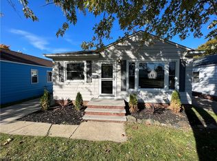 2832 Center Dr, Parma, OH