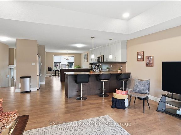 4th image of 44 Liberty Cres