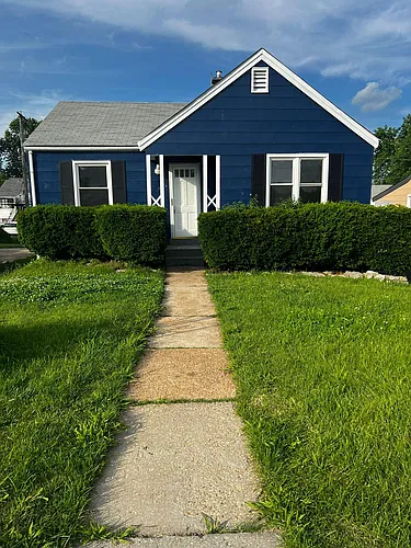 7447 Jenwood Ave Photo 1