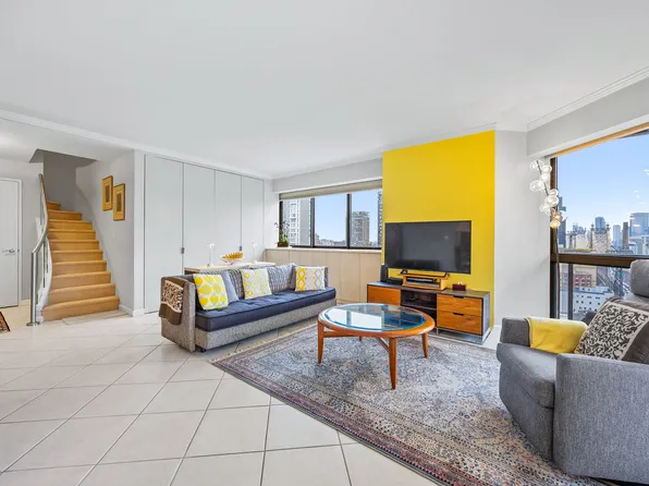 200 East 61st Street image 2 of 17